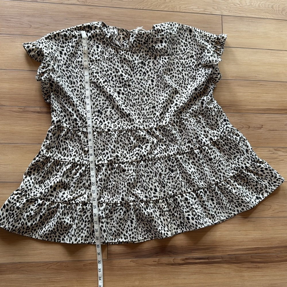 Leopard Print Ruffle Sleeve Top - Picture 9 of 9
